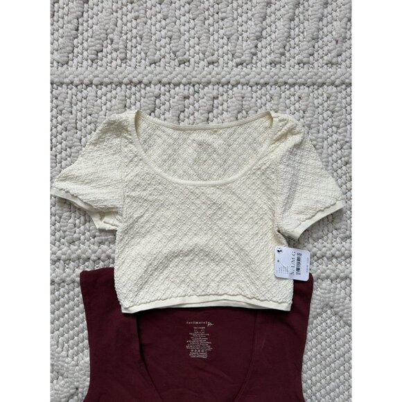 Free People Intimately BUNDLE Of 2 Textured Ivory & Seamless Deep V Crop Tops M - Picture 2 of 6